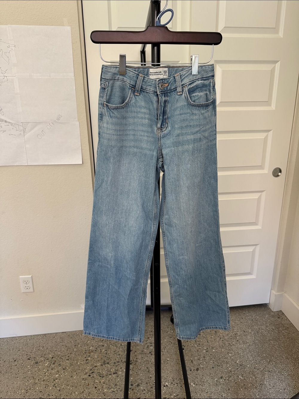 Abercrombie kids Light Wash Wide Leg Women’s Jeans